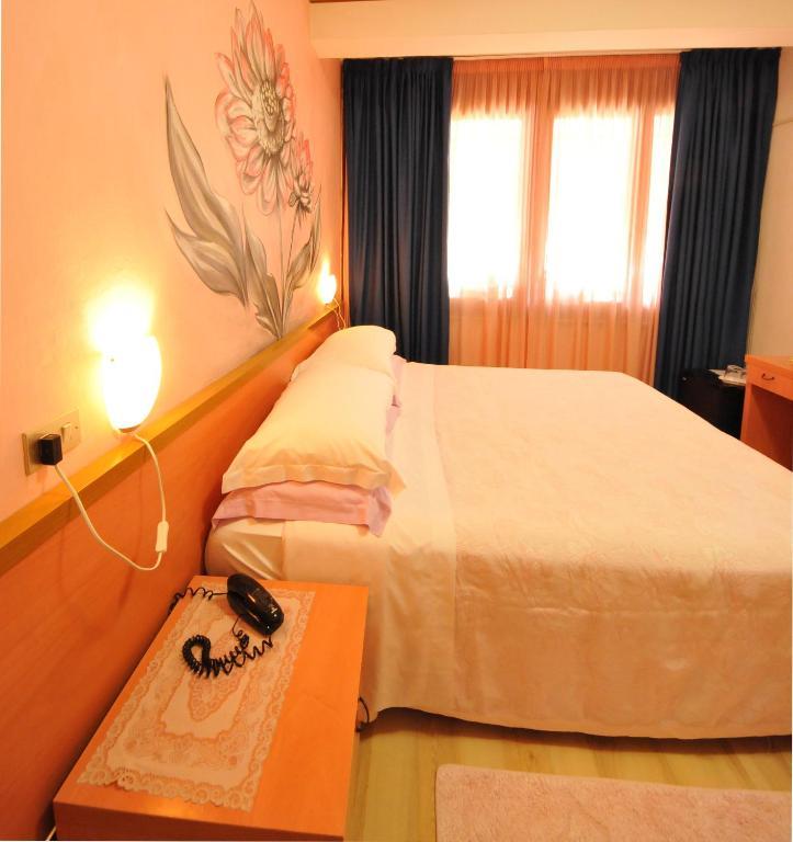 Hotel Manuela Cinquale Pokoj fotografie